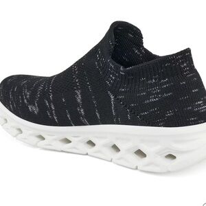 NWT JSlides Cece Sneaker in Black Fly Knit Size 8